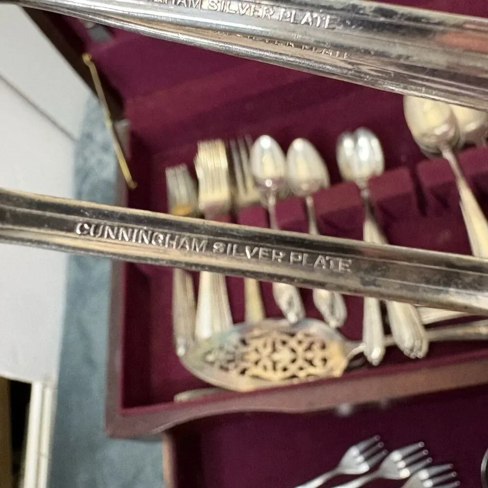 WMRogers & Son Silver plate Flatware Exquisite Collection Wooden Case 76 Piece